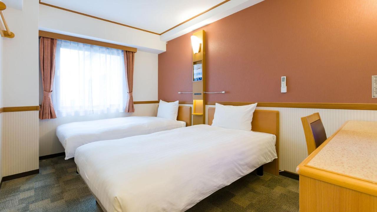 Toyoko Inn Shin-Yokohama Ekimae Honkan Exterior foto
