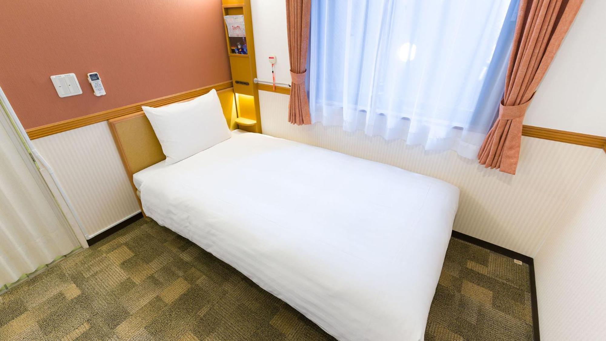 Toyoko Inn Shin-Yokohama Ekimae Honkan Habitación foto
